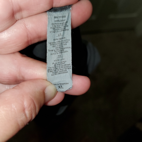 Teeturtle XL famous pawthors authors graphic tee - Picture 5 of 6